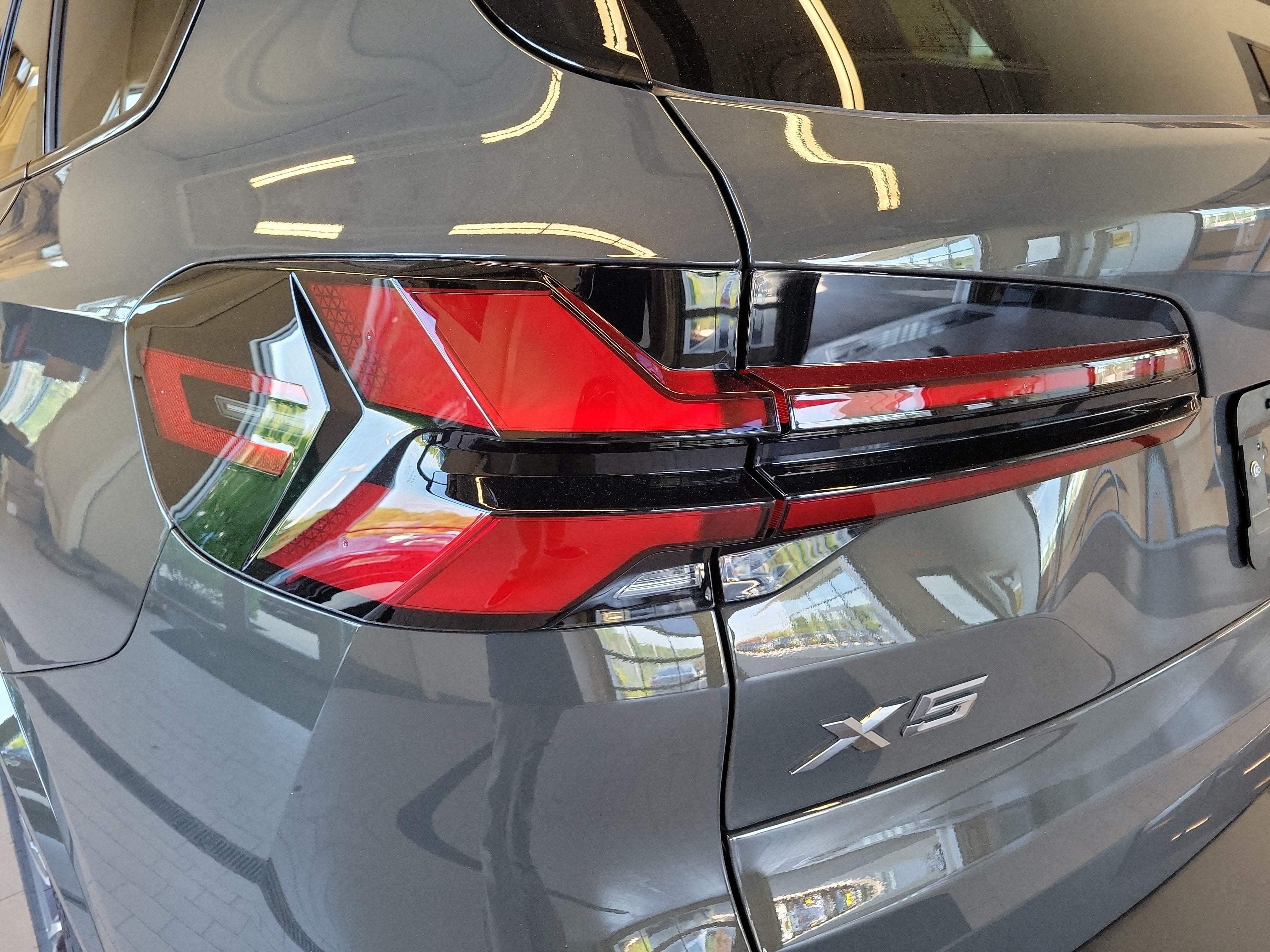 New 2026 BMW X5 xDrive50e w/ Executive Package AWD/4WD image 15