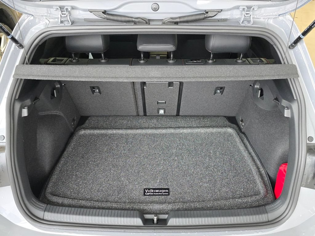 New 2026 Volkswagen GTI SE FWD image 12