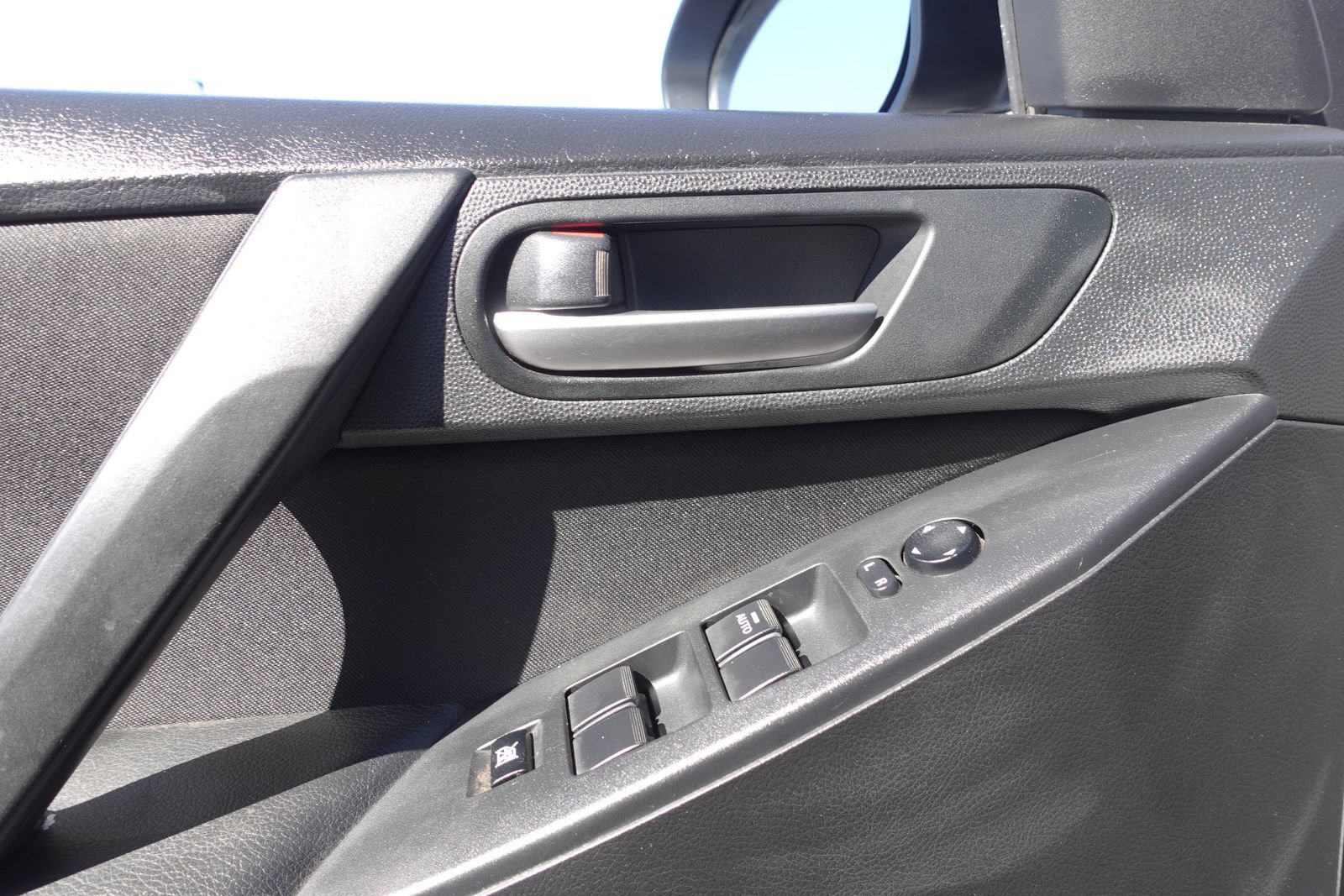 Used 2013 MAZDA MAZDA3 i SV FWD image 15