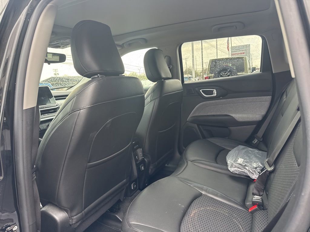 Used 2022 Jeep Compass Latitude w/ Sun and Sound Group image 4