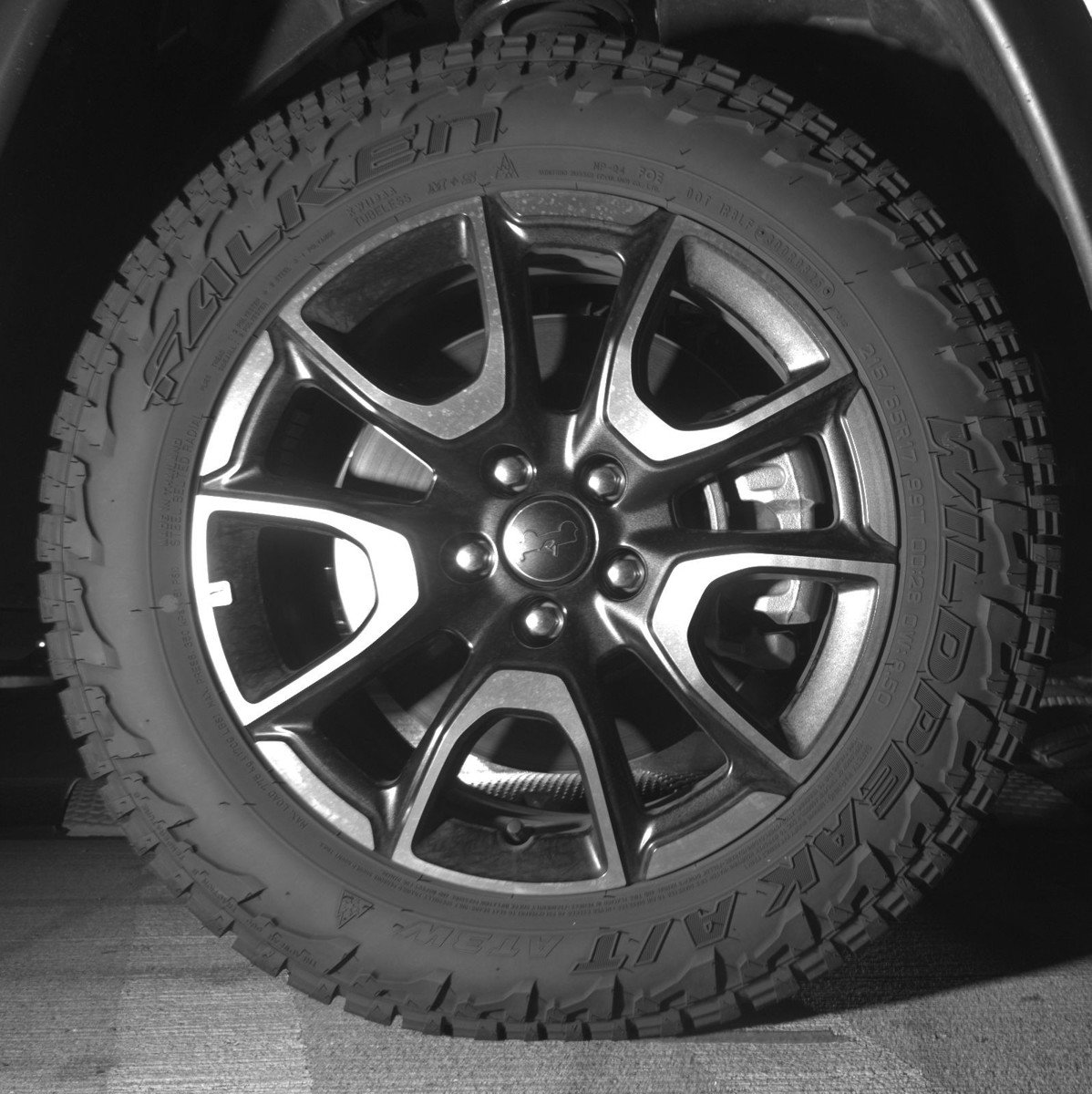 Used 2025 Jeep Compass Trailhawk AWD/4WD image 13