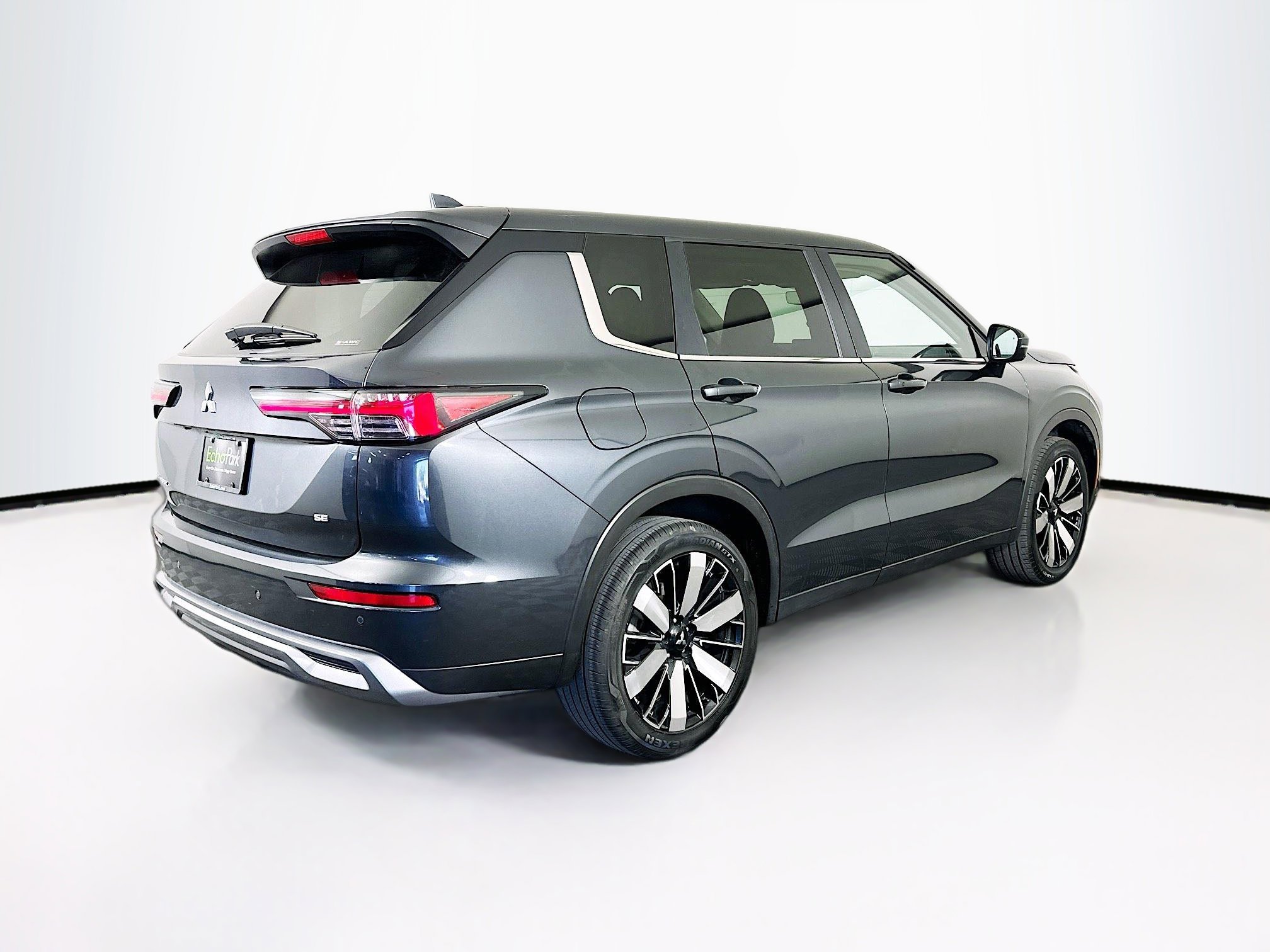 Used 2025 Mitsubishi Outlander SE AWD/4WD image 9