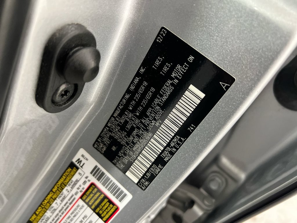 Used 2024 Toyota Highlander XLE FWD image 30