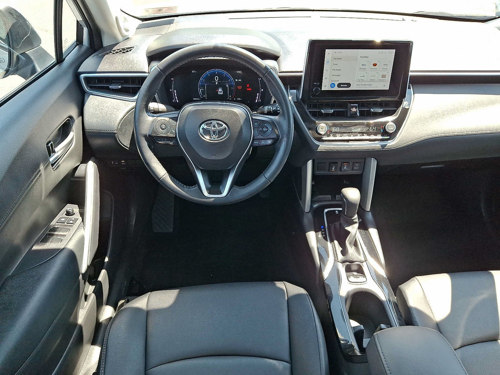Used 2024 Toyota Corolla Cross XLE w/ Convenience Package AWD/4WD image 11