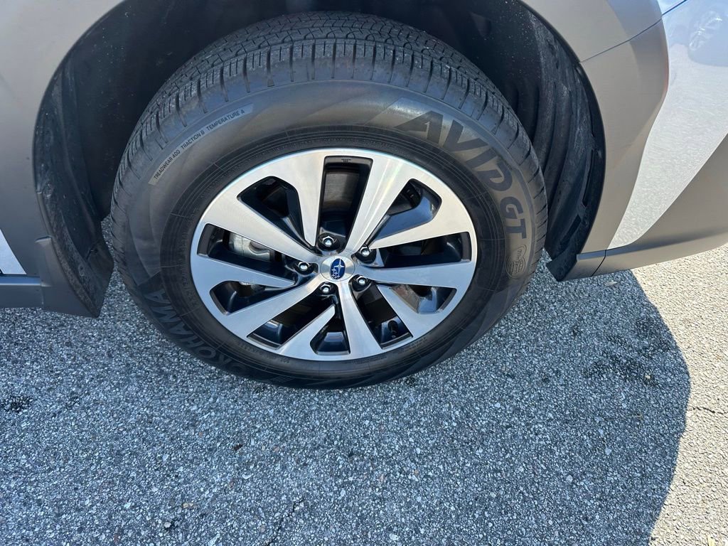 Used 2025 Subaru Outback Premium image 4