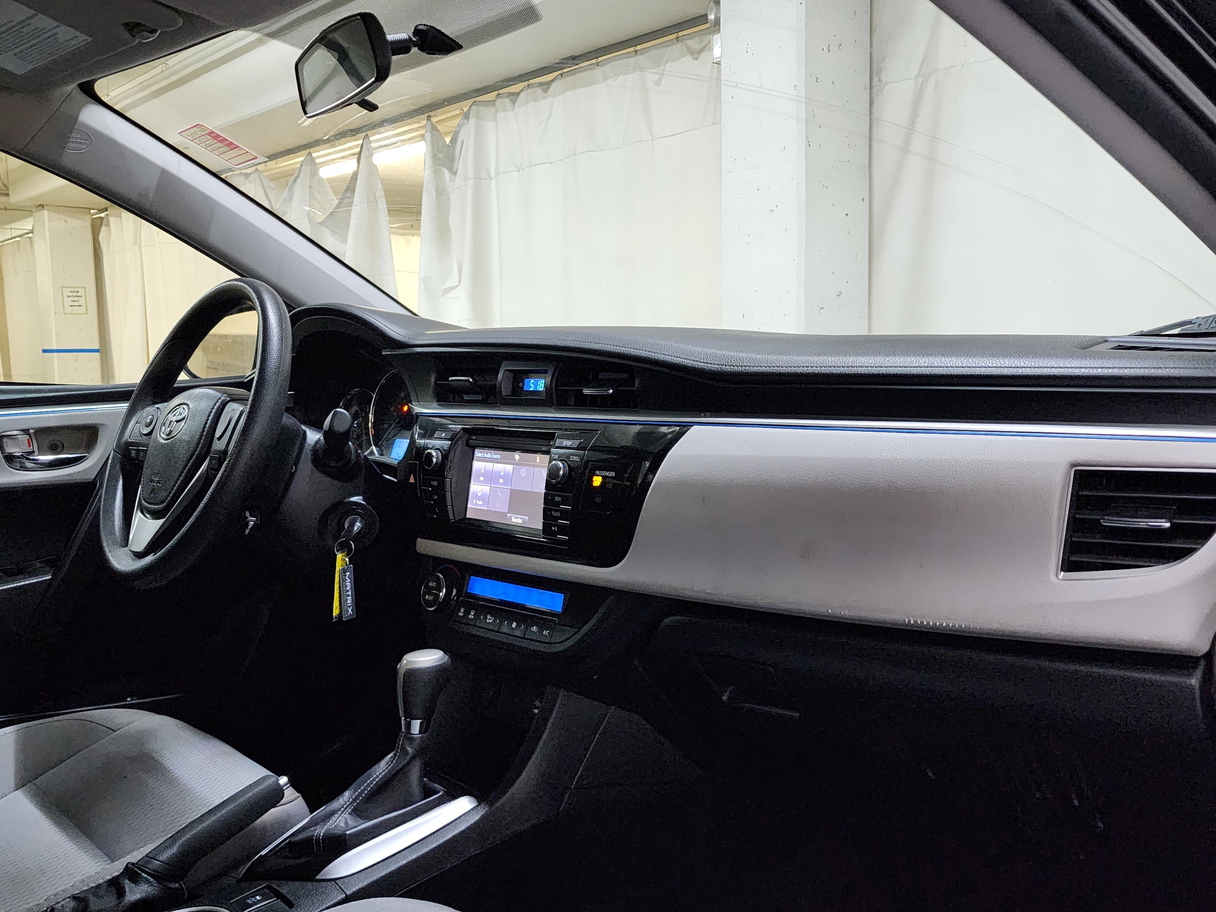 Used 2016 Toyota Corolla LE image 21