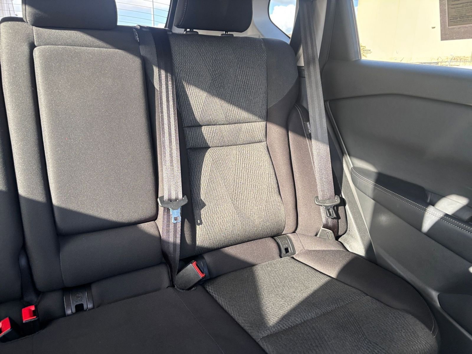 Used 2025 Nissan Rogue SV FWD image 39