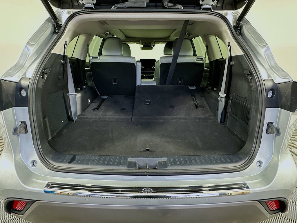Used 2023 Toyota Highlander Platinum image 27