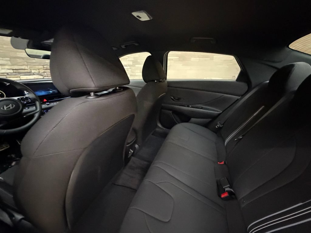 Used 2025 Hyundai Elantra SEL w/ Cargo Package FWD image 25