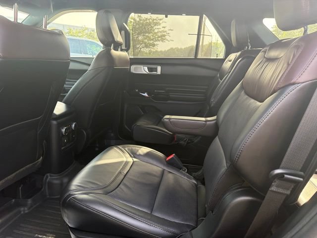 Used 2022 Ford Explorer Platinum w/ Equipment Group 601A AWD/4WD image 6