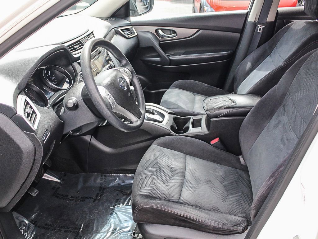 Used 2014 Nissan Rogue SV w/ SV Family Package image 19