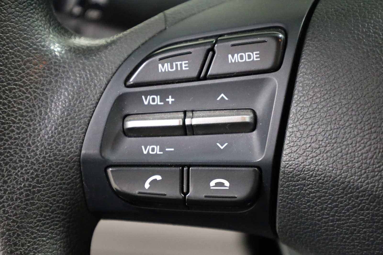 Used 2020 Hyundai Elantra SE image 23