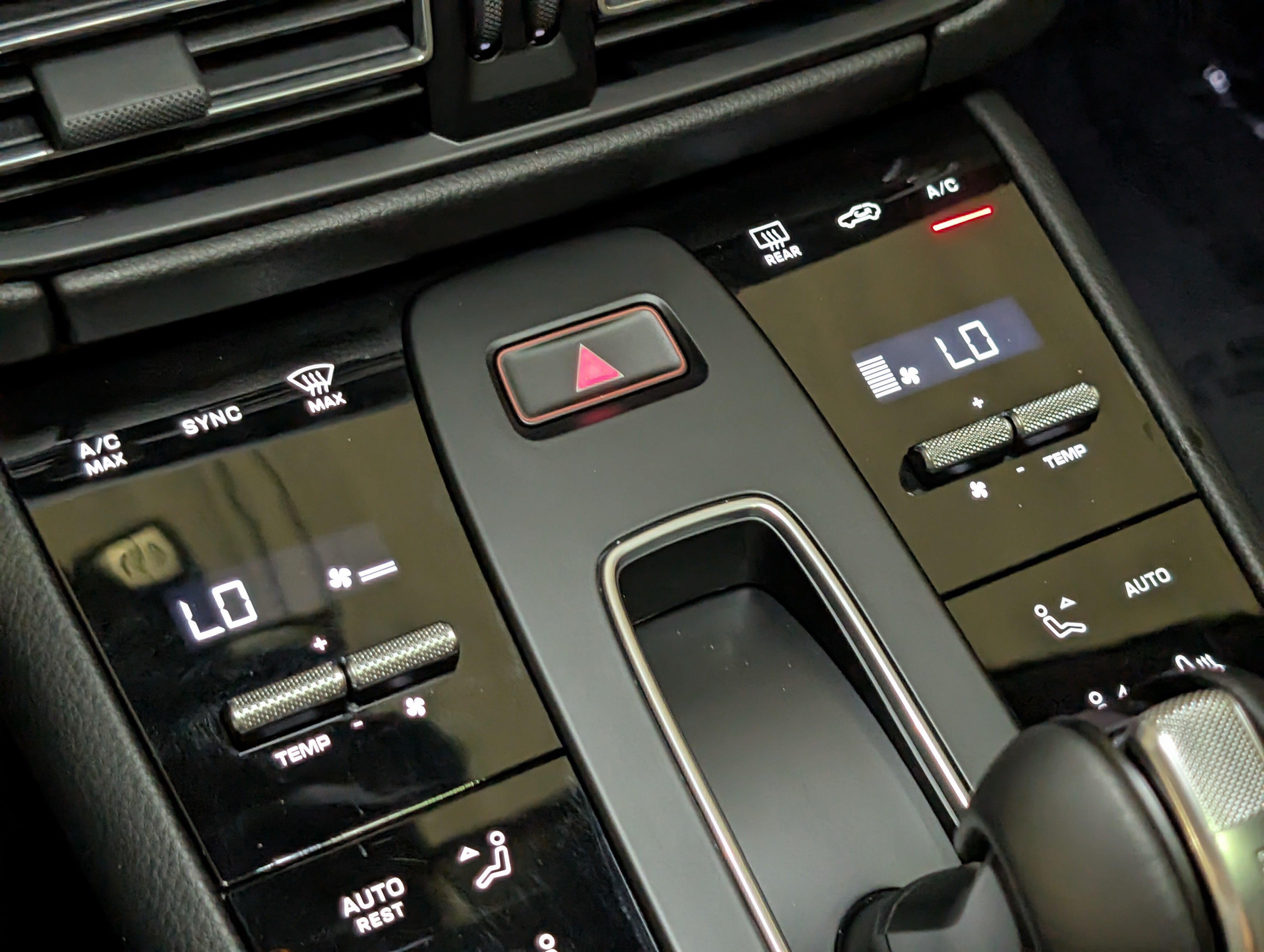 Certified 2026 Porsche Macan S AWD/4WD image 39
