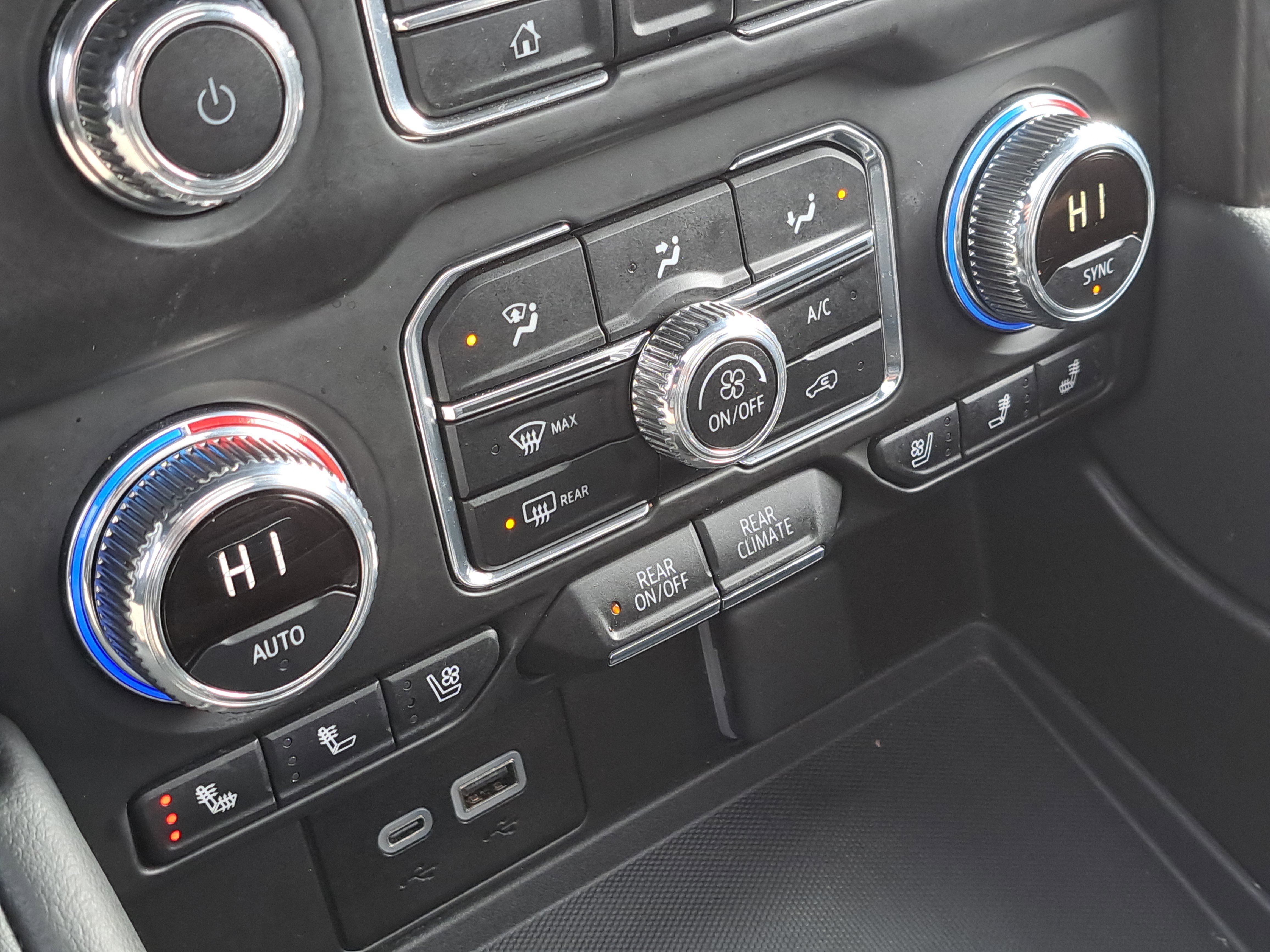 Used 2024 GMC Yukon AT4 w/ Technology Package image 21