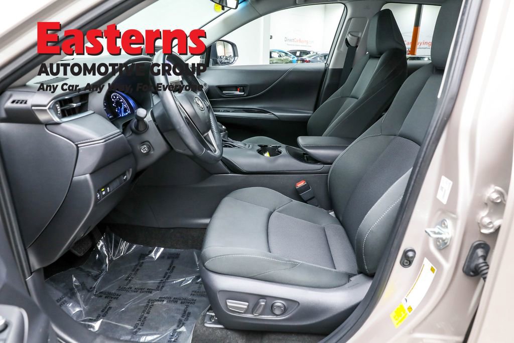 Used 2024 Toyota Venza LE image 14