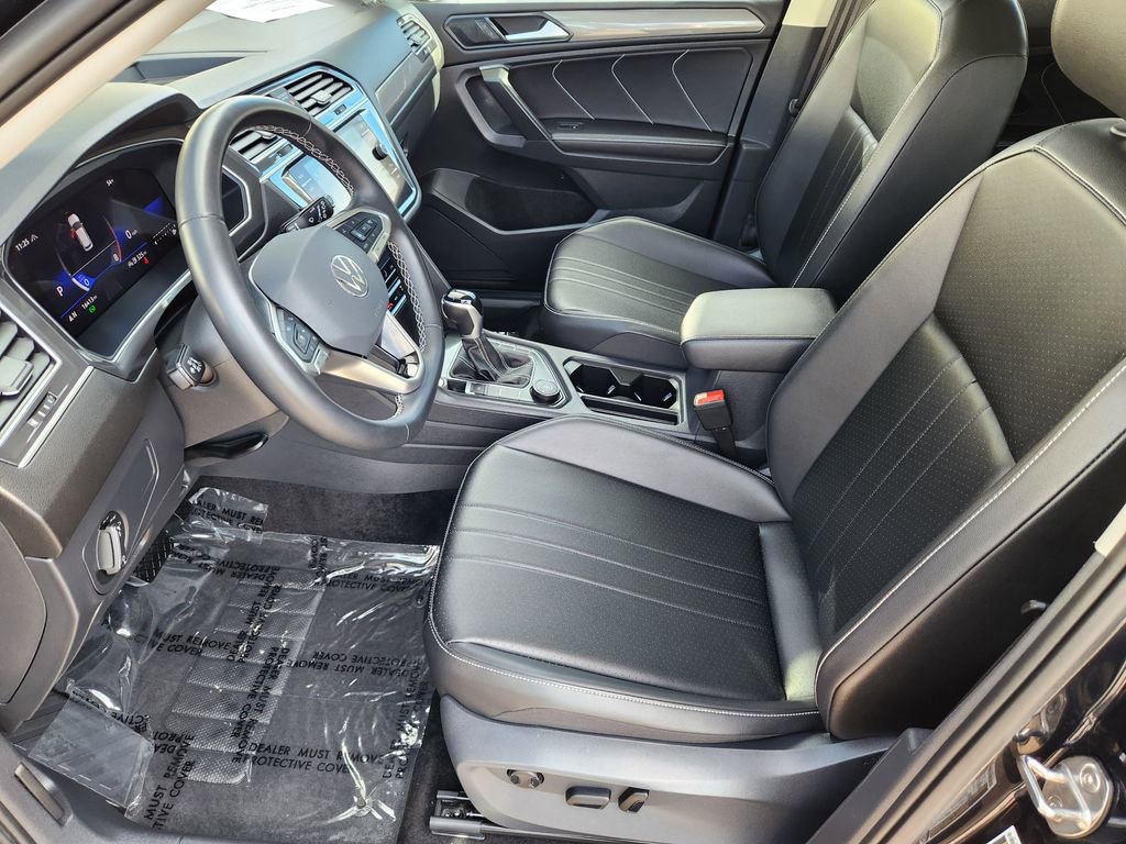 Certified 2024 Volkswagen Tiguan SE image 10