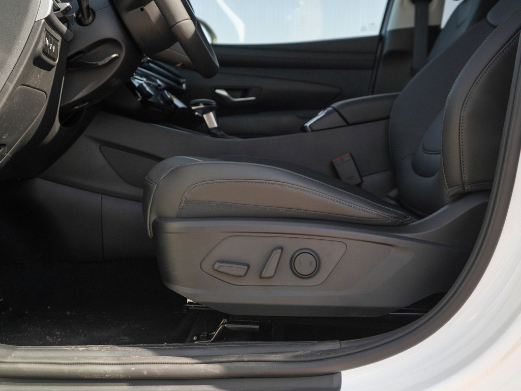 New 2026 Hyundai Tucson SEL image 18