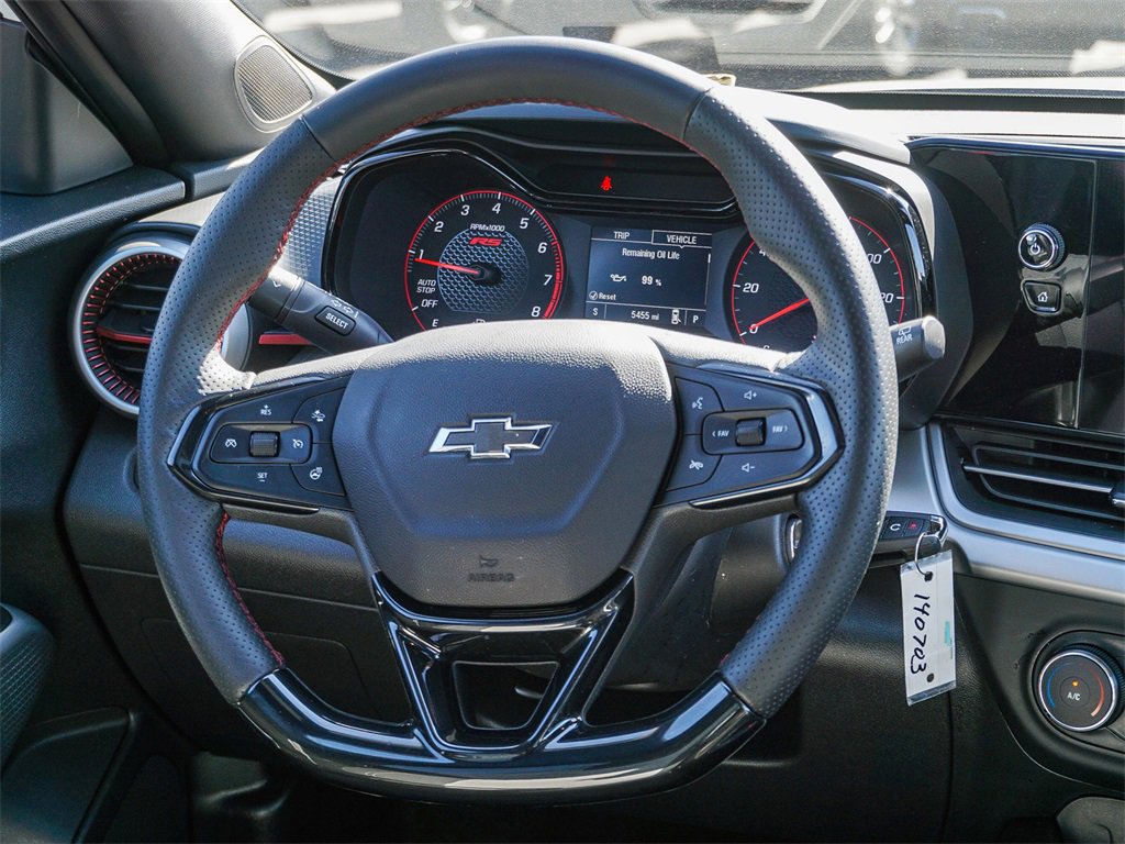 Used 2026 Chevrolet Trax RS w/ Sunroof Package image 16