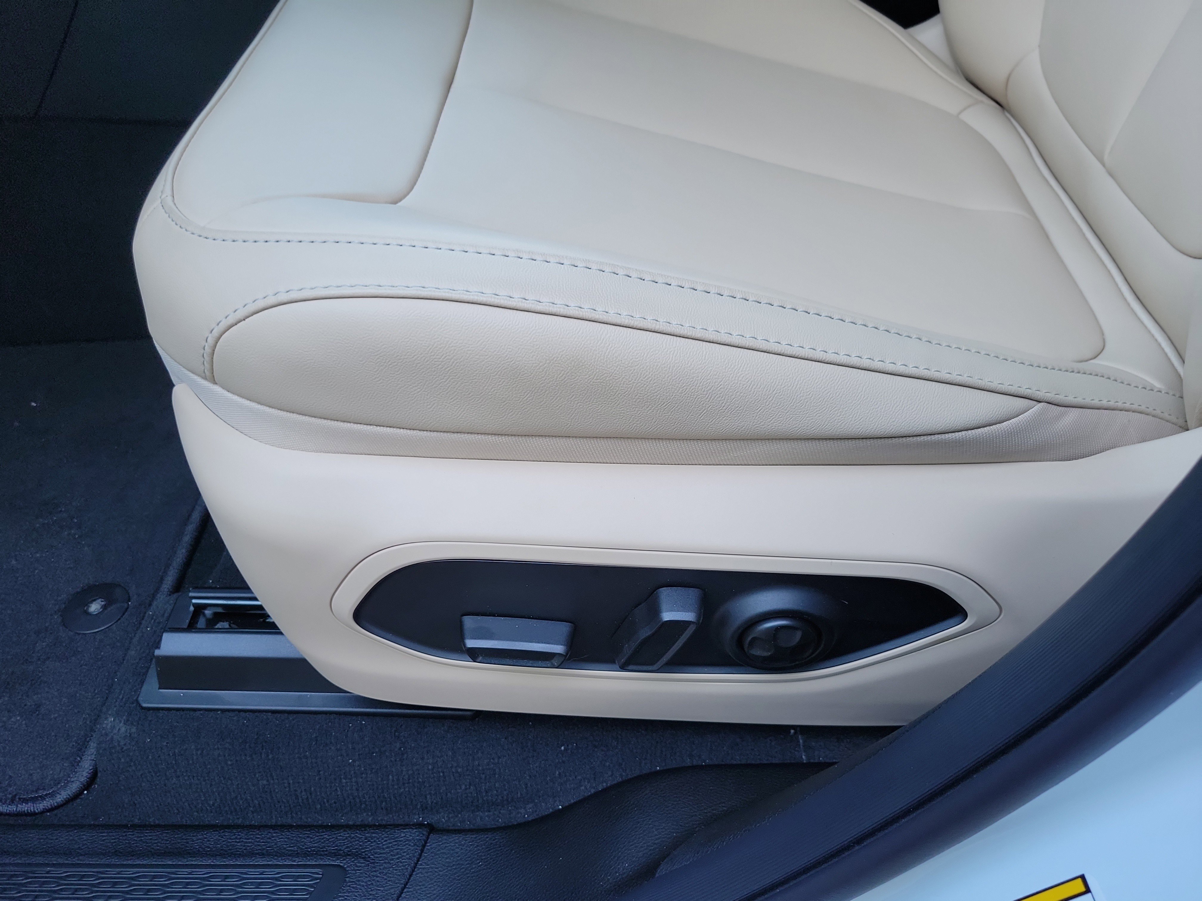 New 2026 Jeep Grand Cherokee L Limited image 9