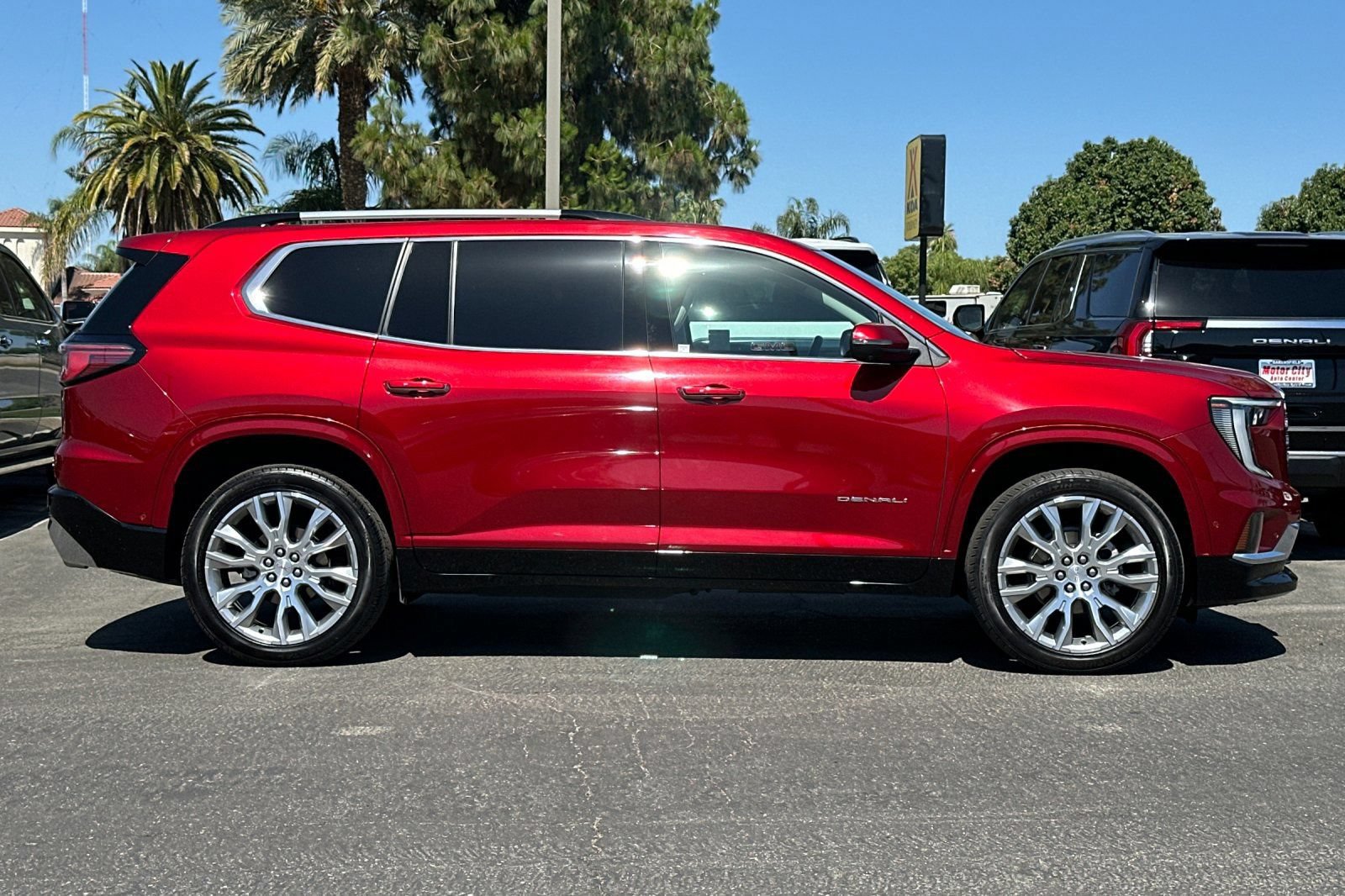 Certified 2024 GMC Acadia Denali w/ Super Cruise Package AWD/4WD image 3