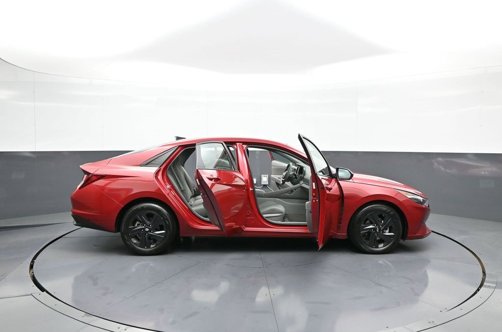 Certified 2021 Hyundai Elantra SEL image 41