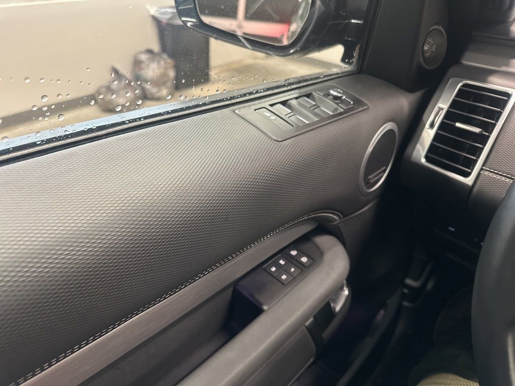 Used 2022 Land Rover Discovery HSE R-Dynamic image 21