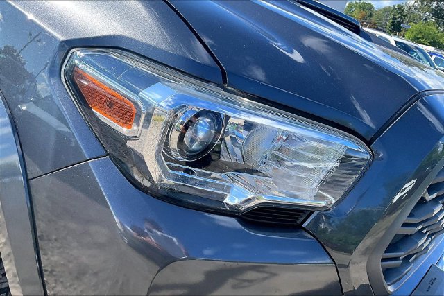 Used 2020 Toyota Tacoma TRD Sport AWD/4WD image 27