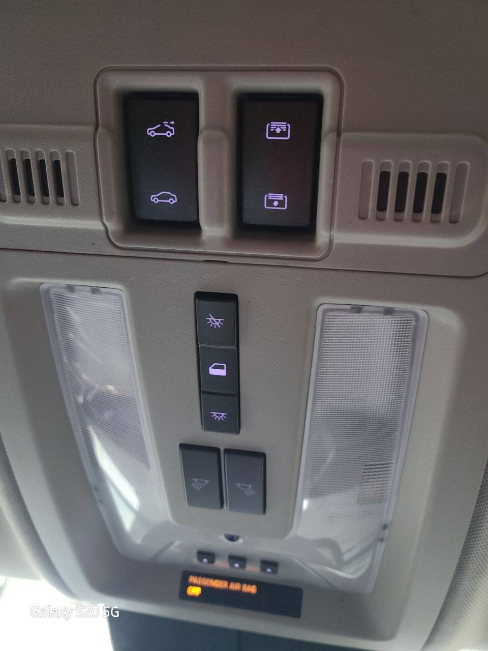 Used 2010 Cadillac SRX Premium image 43