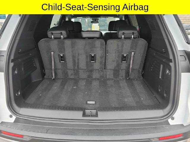 Used 2026 Chevrolet Traverse LT AWD/4WD image 25