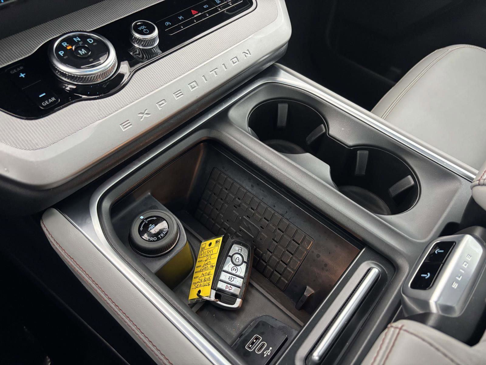 Used 2025 Ford Expedition Max Active AWD/4WD image 23