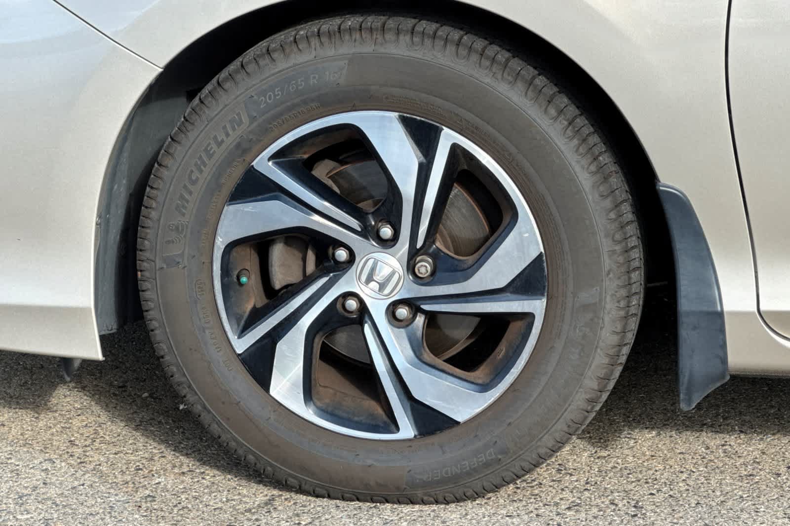 Used 2016 Honda Accord LX image 13