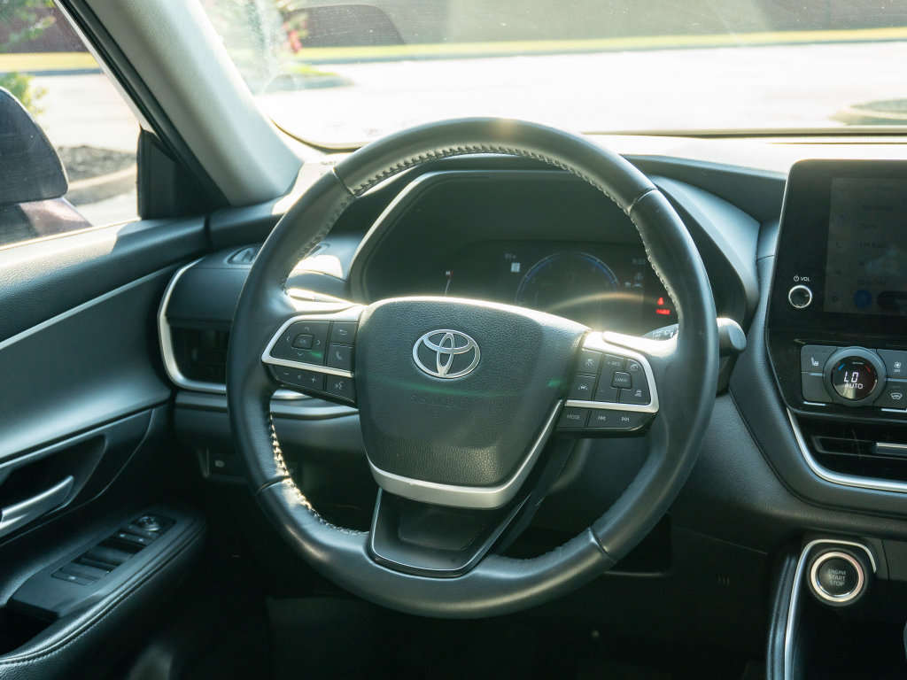 Used 2025 Toyota Grand Highlander AWD image 22