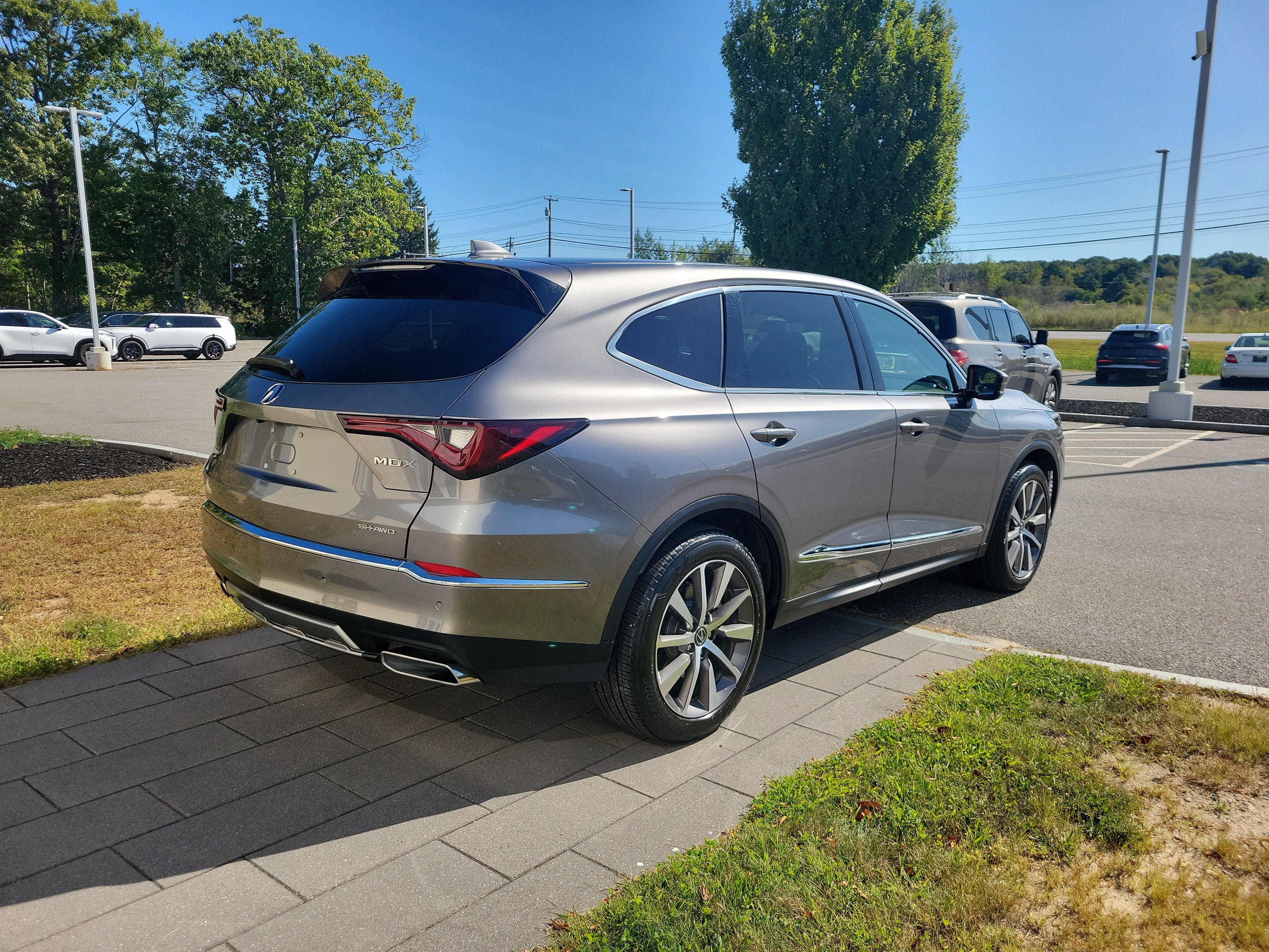 Used 2025 Acura MDX w/ Technology Package AWD/4WD image 7