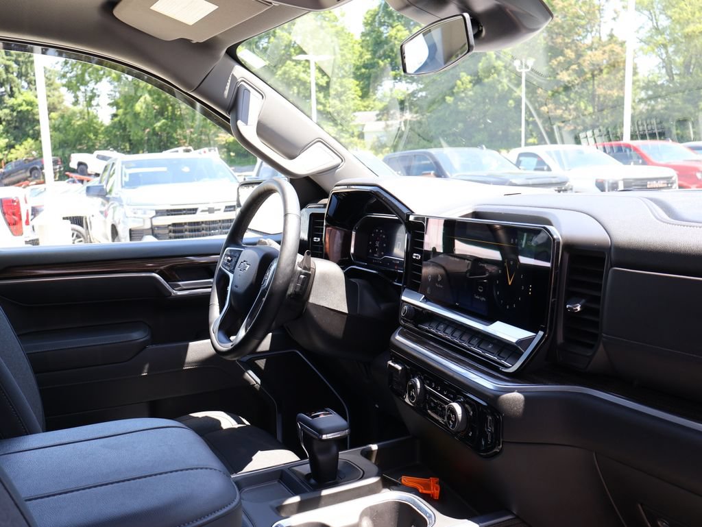 Certified 2025 Chevrolet Silverado 1500 RST w/ Max Trailering Package AWD/4WD image 36