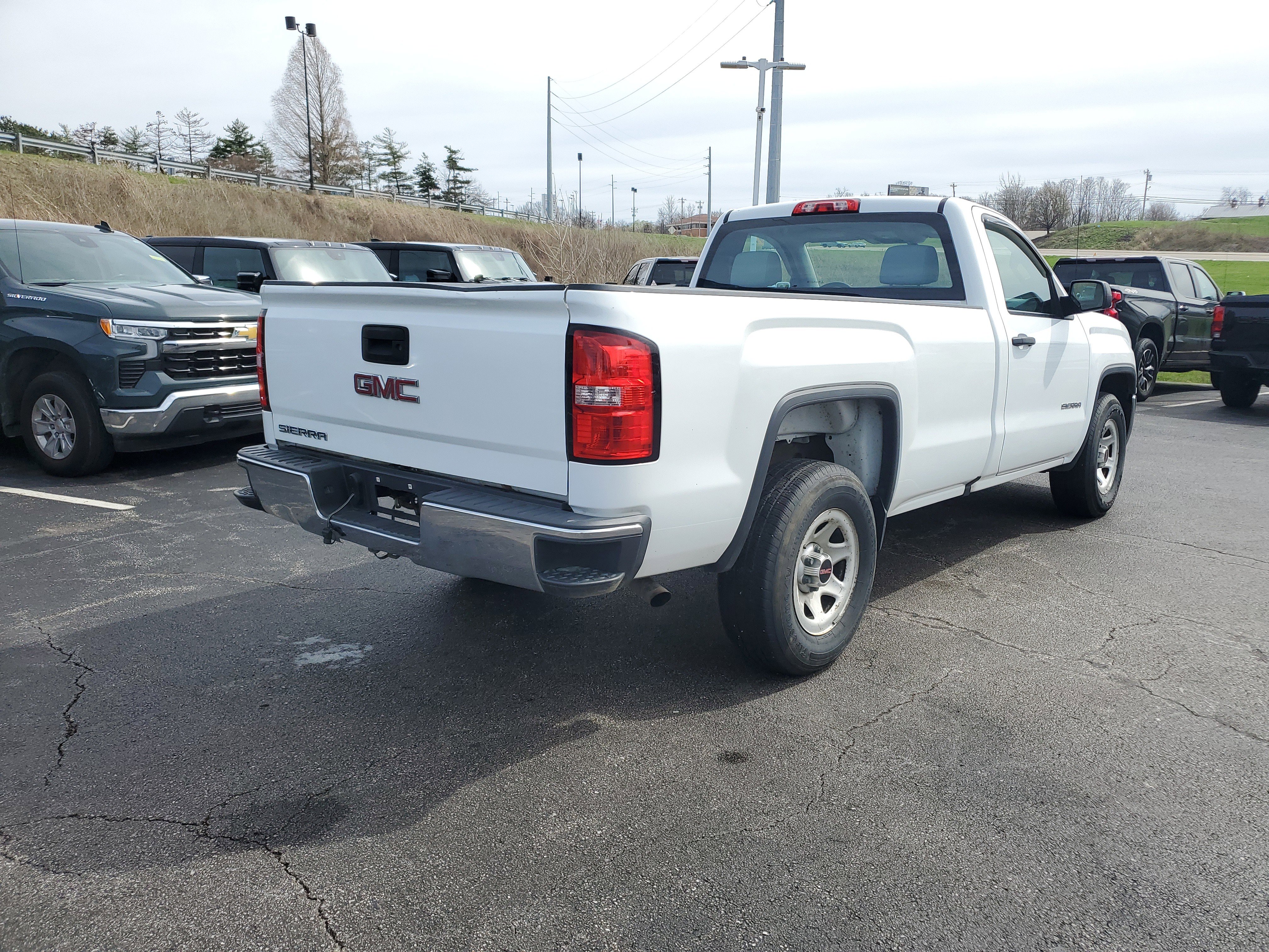 Used 2016 GMC Sierra 1500 2WD Regular Cab image 4