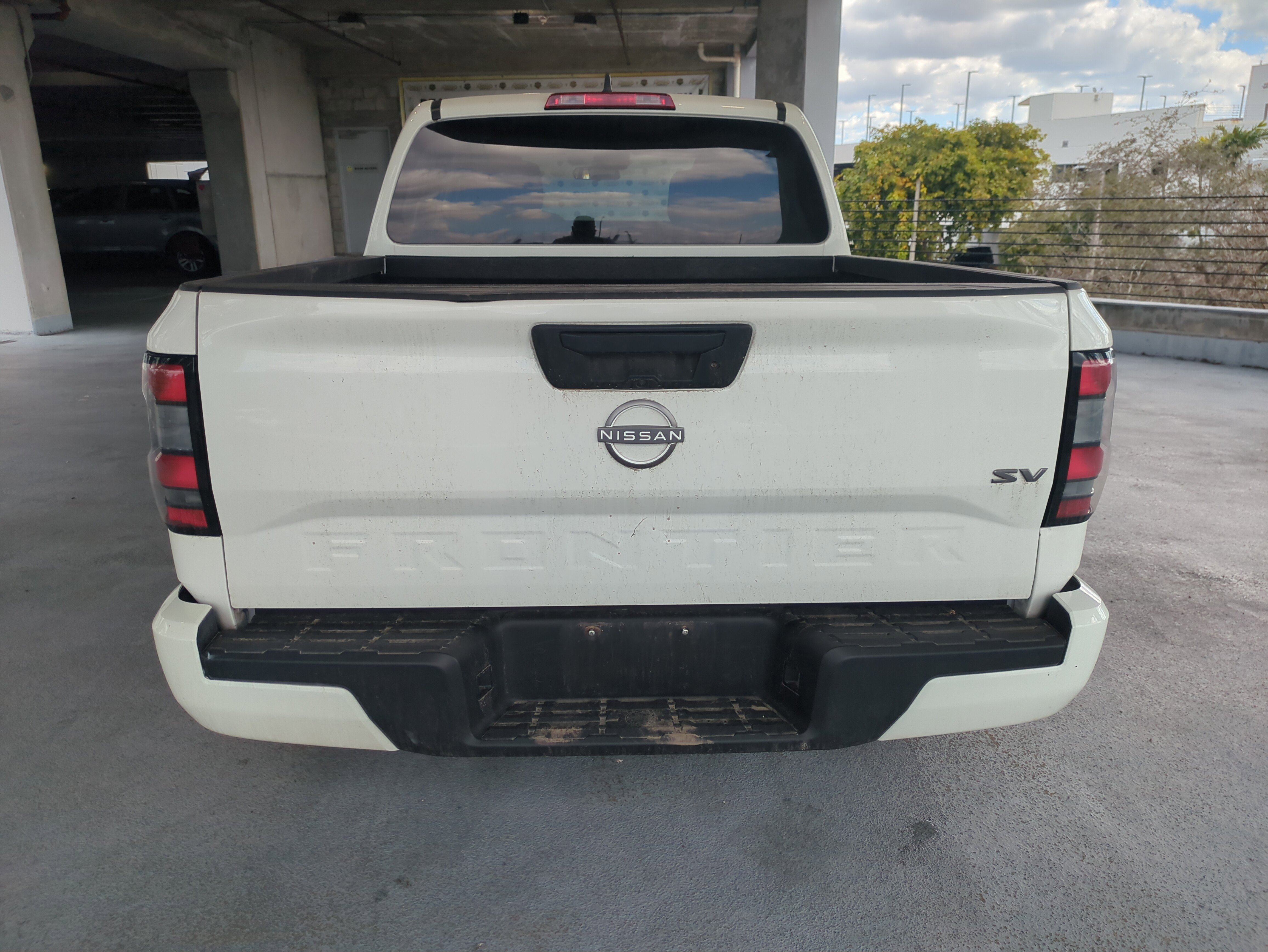 Used 2023 Nissan Frontier SV image 6