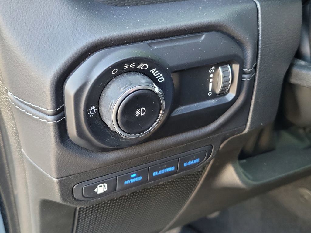 Used 2025 Jeep Wrangler Unlimited Rubicon 4xe w/ Convenience Group image 17