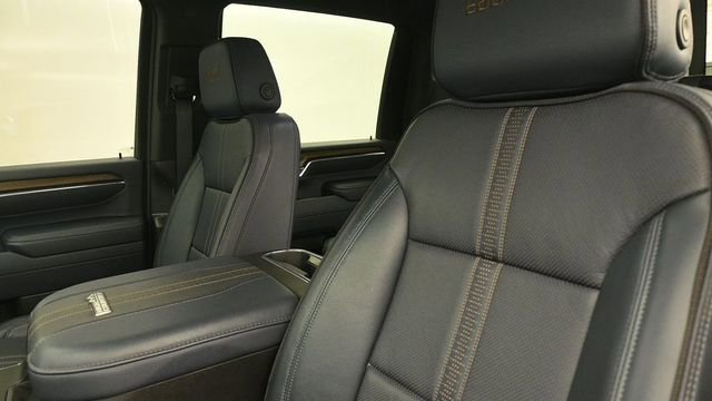 Used 2024 Chevrolet Silverado 2500 High Country w/ High Country Premium Package AWD/4WD image 23