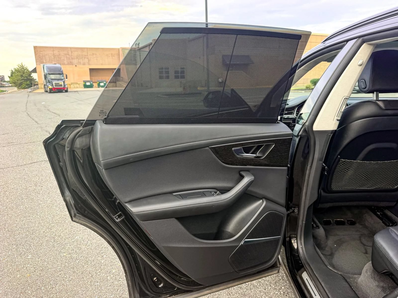 Used 2023 Audi Q8 Prestige AWD/4WD image 11