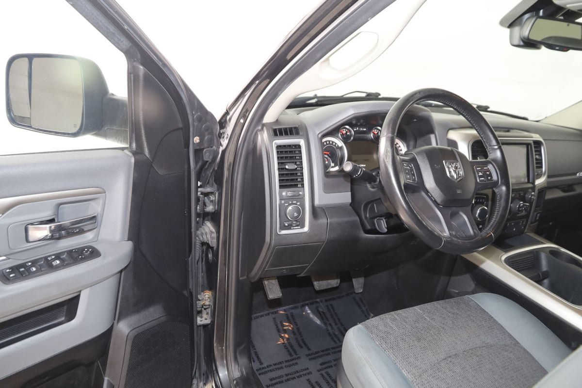 Used 2018 RAM 1500 Big Horn AWD/4WD image 46