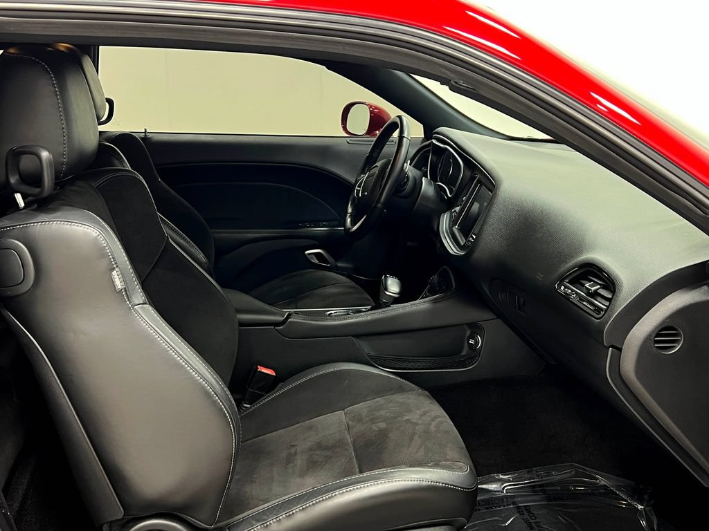 Used 2016 Dodge Challenger R/T Scat Pack RWD image 34