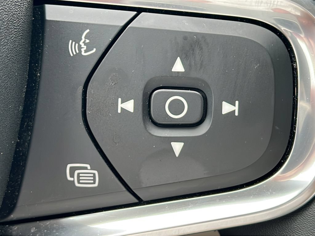 Used 2024 Volvo XC40 B5 Plus w/ Climate Package AWD/4WD image 25