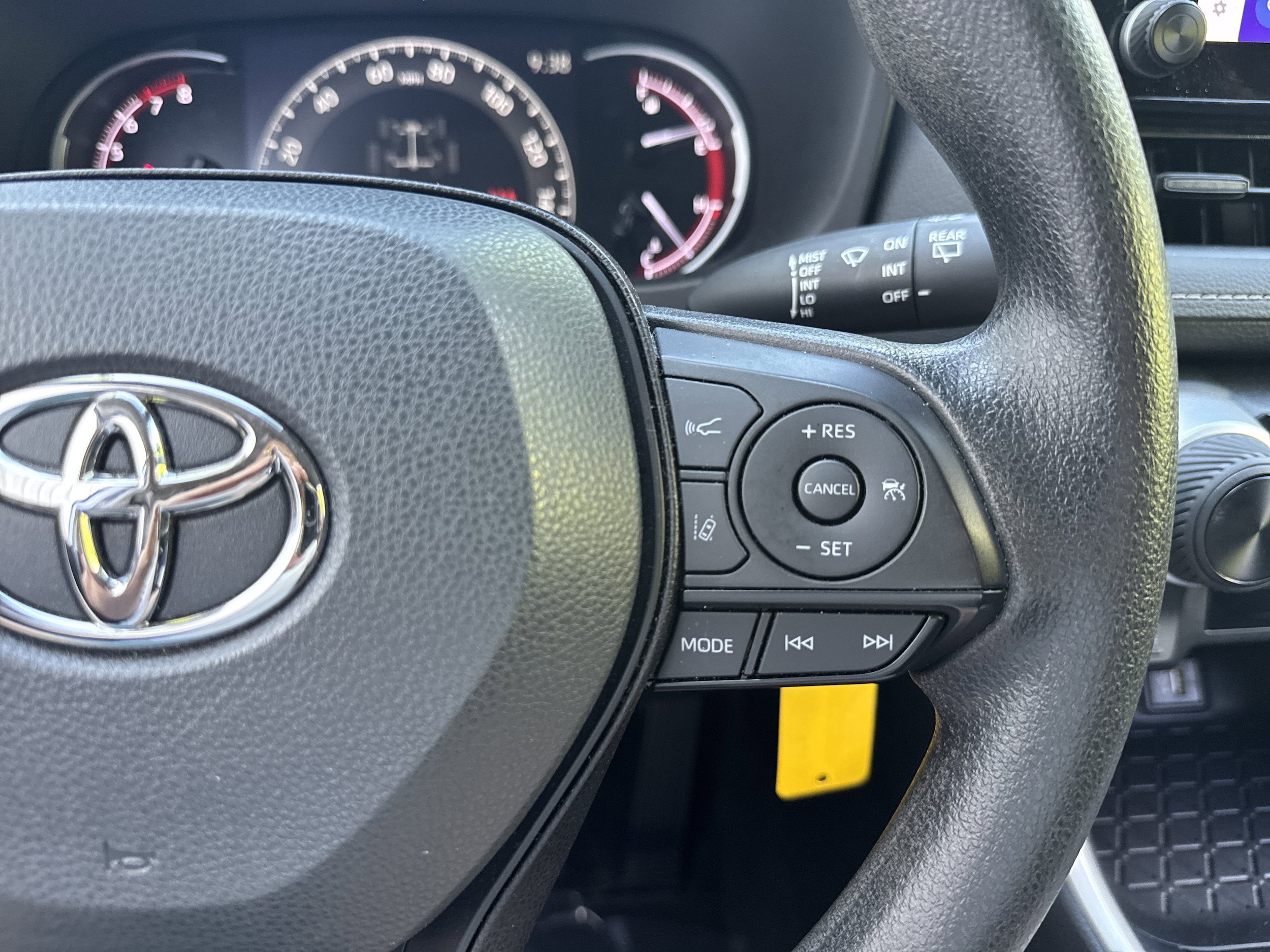 Used 2024 Toyota RAV4 LE AWD/4WD image 20