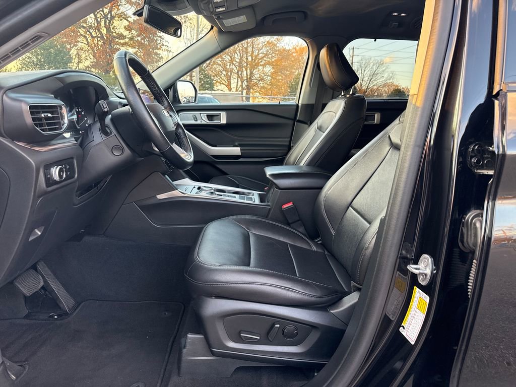 Used 2023 Ford Explorer Limited w/ Equipment Group 301A image 10