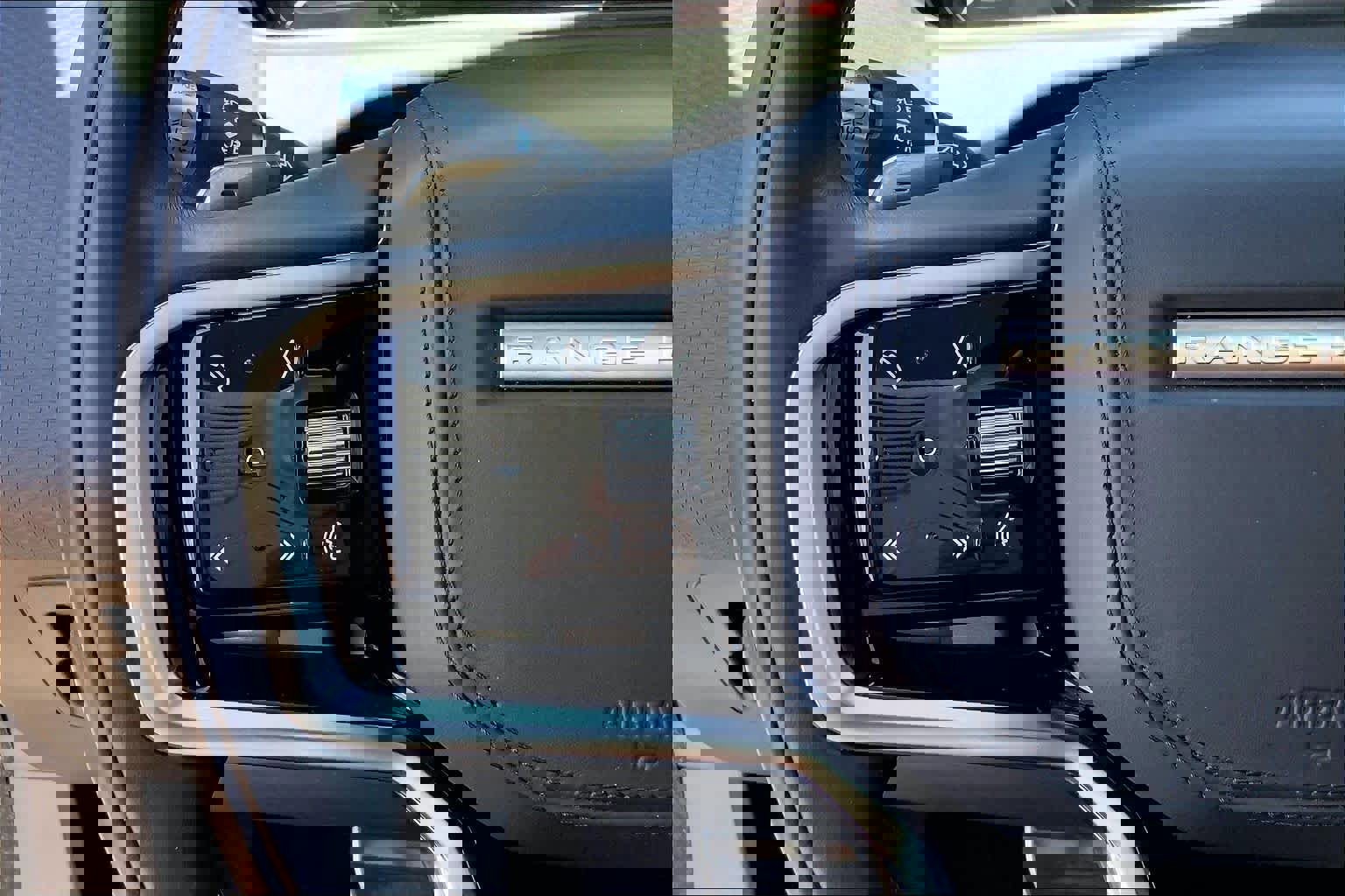 Used 2023 Land Rover Range Rover Velar R-Dynamic S AWD/4WD image 24