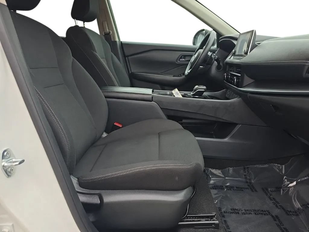 Used 2024 Nissan Rogue S FWD image 18
