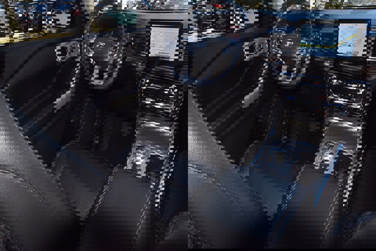 Used 2021 Ford Explorer Limited w/ Equipment Group 301A image 16