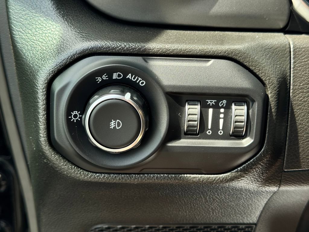 Used 2022 Jeep Wrangler Unlimited Sport AWD/4WD image 26