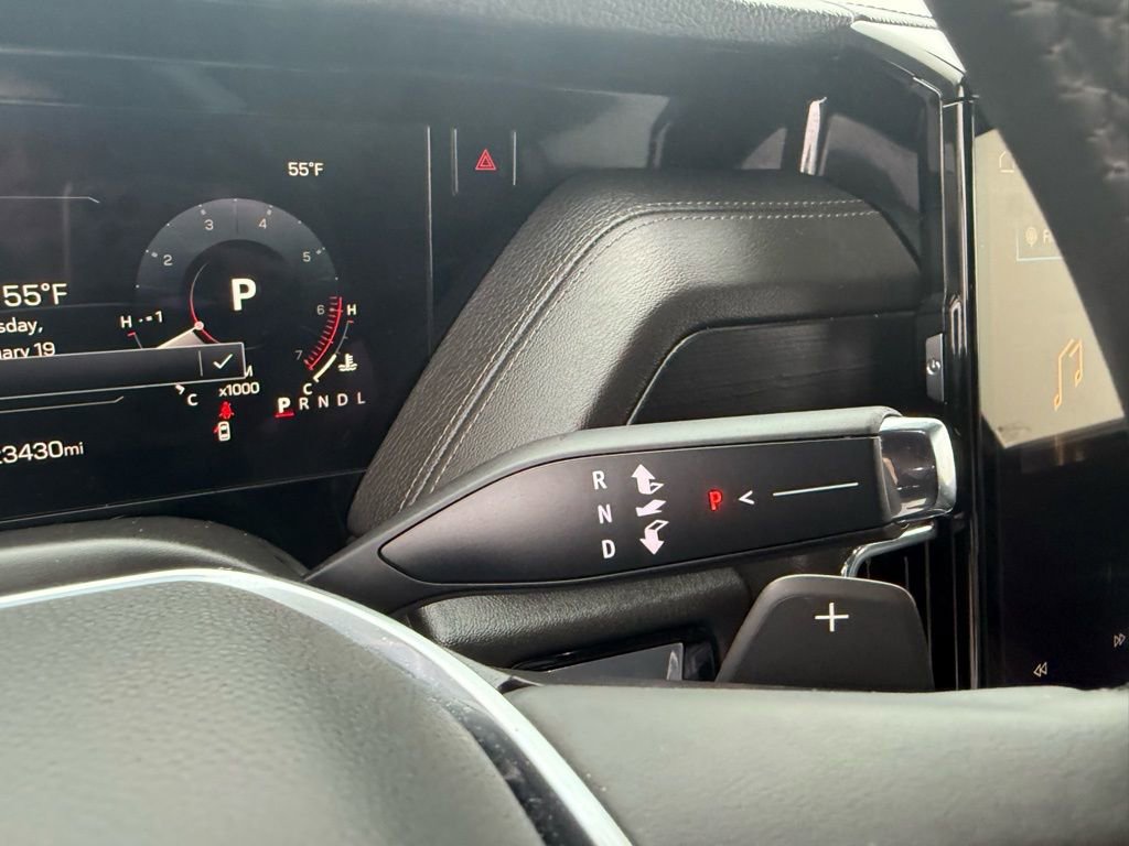 Used 2025 GMC Yukon XL Denali image 36