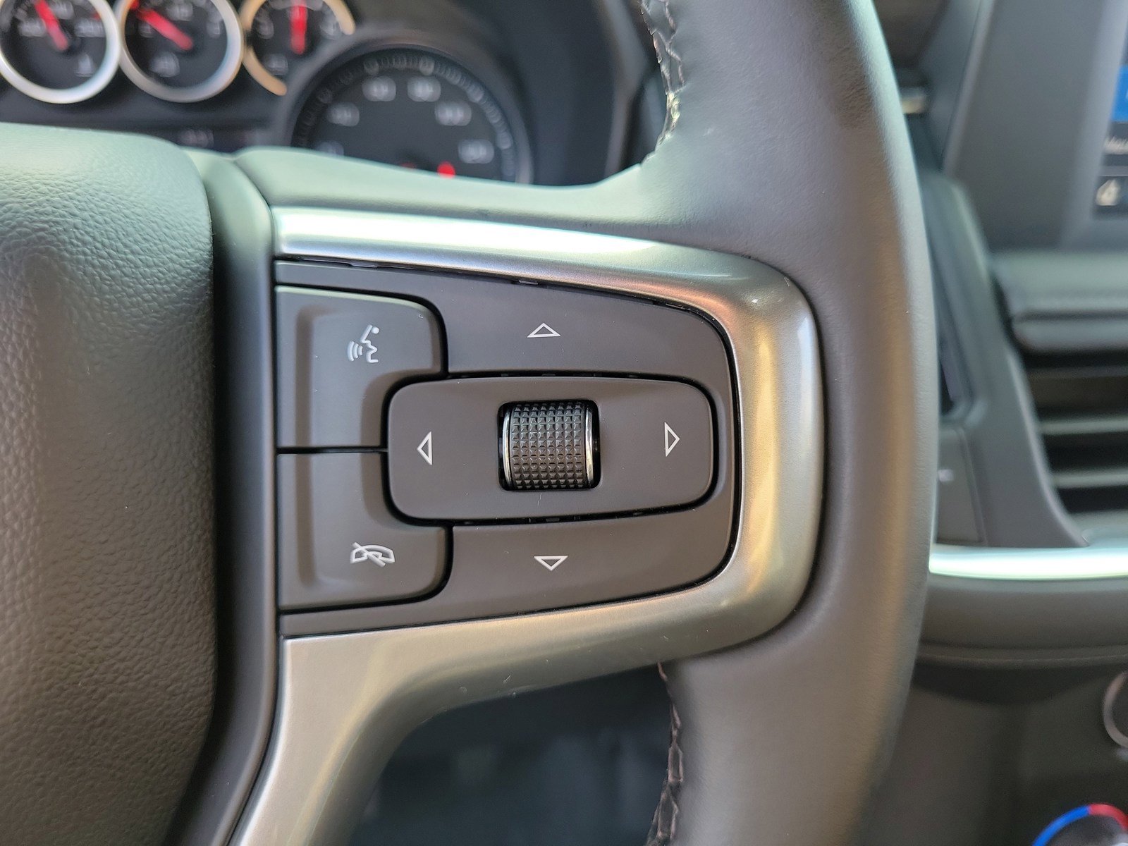 Used 2024 Chevrolet Tahoe LS RWD image 19